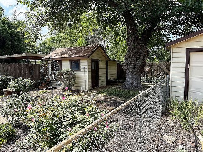 Photo of 2415 Embrey Pl, Fort Worth, TX