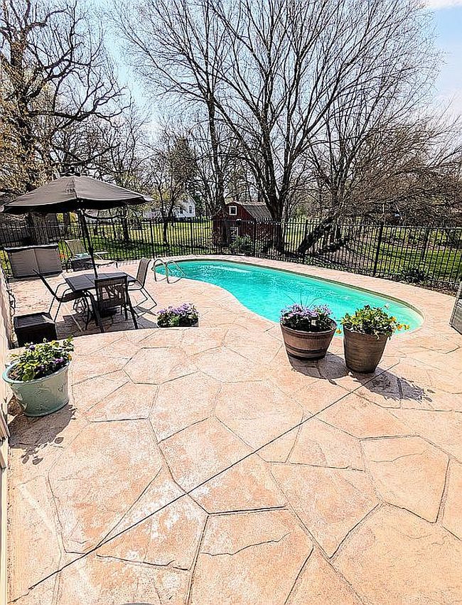 Image of 205 Evergreen Ct