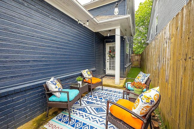 Image of 1174 Island Pl E