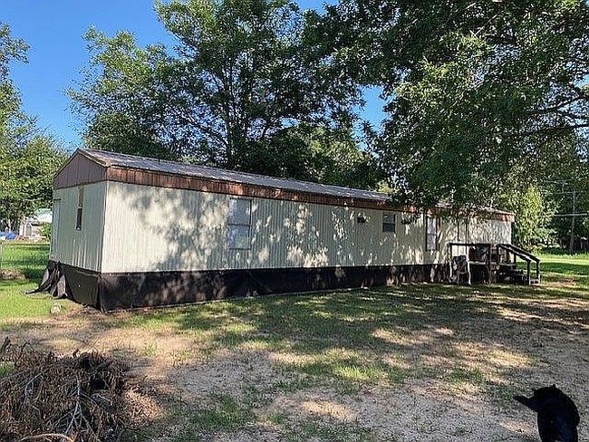Photo of 300 E 1st St, Hooks, TX