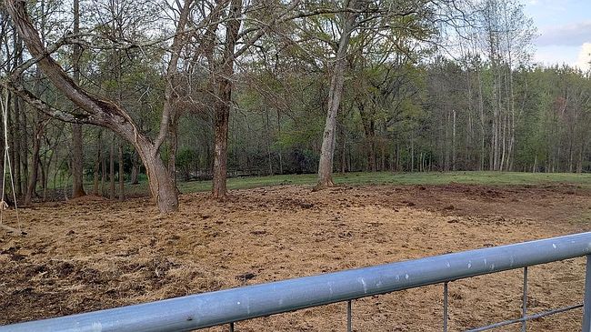 Photo of 320 Hunter Rd, Greenwood, SC