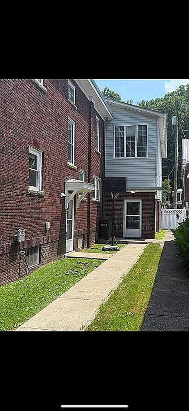 Photo of 293 Riverside Dr, Logan, WV