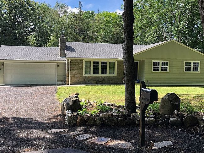 Photo of 156 Babcock Rd, North Stonington, CT