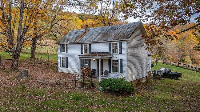Photo of 191 Goat Farm Rd, Bluefield, WV