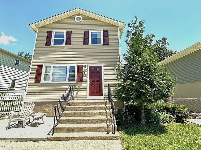 Photo of 1609 Shady Side Dr, Edgewater, MD