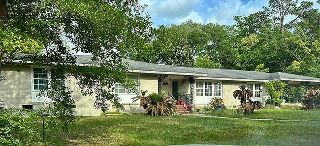 Image of 908 Waukesha St S