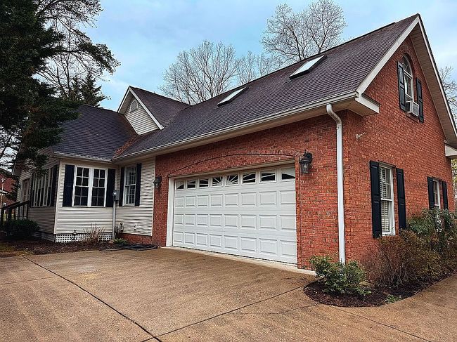 Photo of 208 Southern Pines Trl, South Charleston, WV