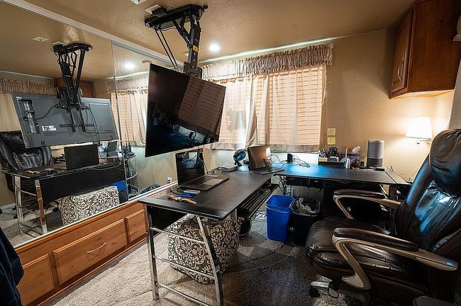 Image of 200 S Dolliver St Space 214