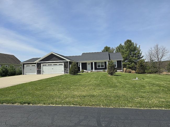 21909 Hilltop Cir #22, Stanwood, MI