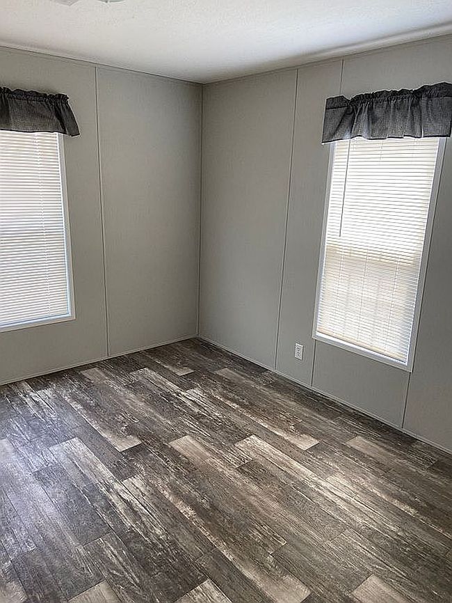 Image of 4000 24th St N Lot 802