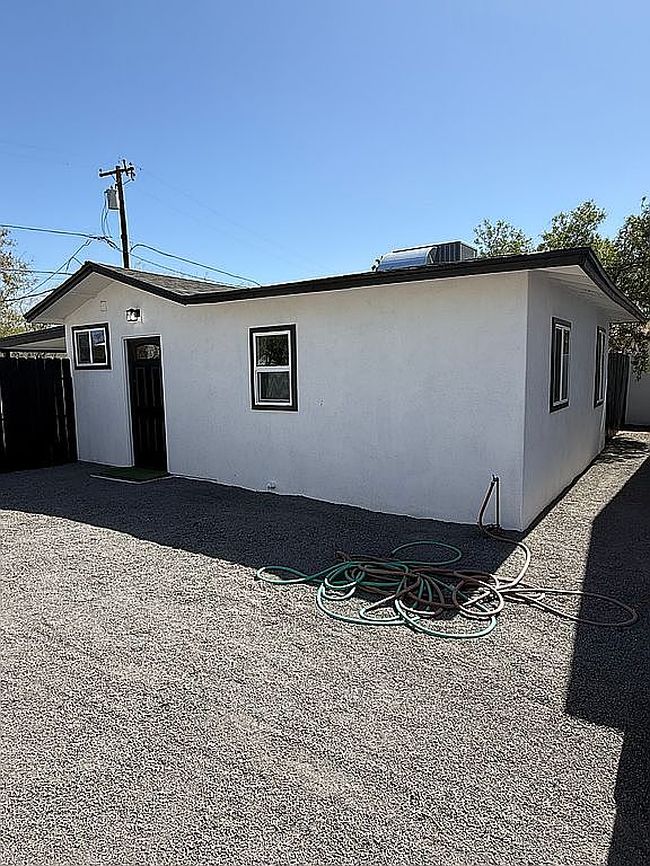 Image of 2314 E Harved St