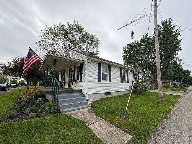 Image of 215 Belmont St