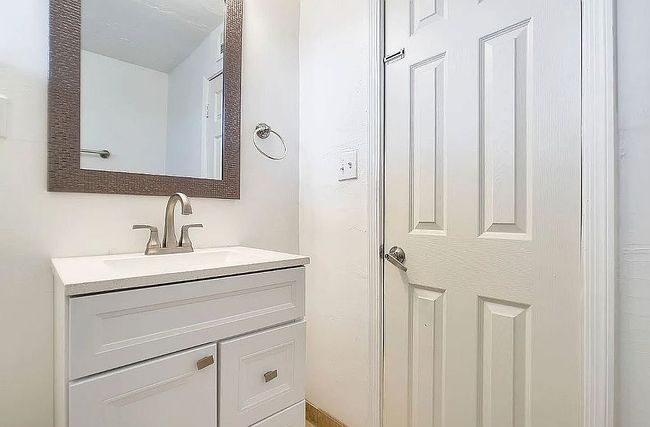 Additional photo 1 of property located at 3543 W Grant St