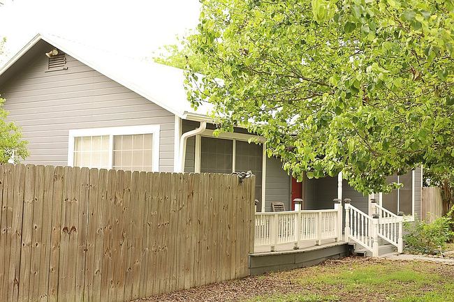 Additional photo 1 of property located at 1409 Burns Blvd