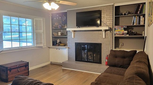 Image of 101 N Hillcrest Rd