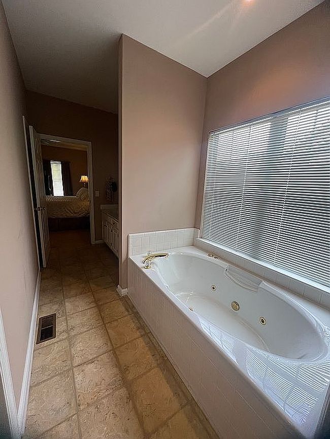 Image of 811 Creek Dr