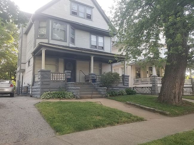 Photo of 1312 E 82nd St