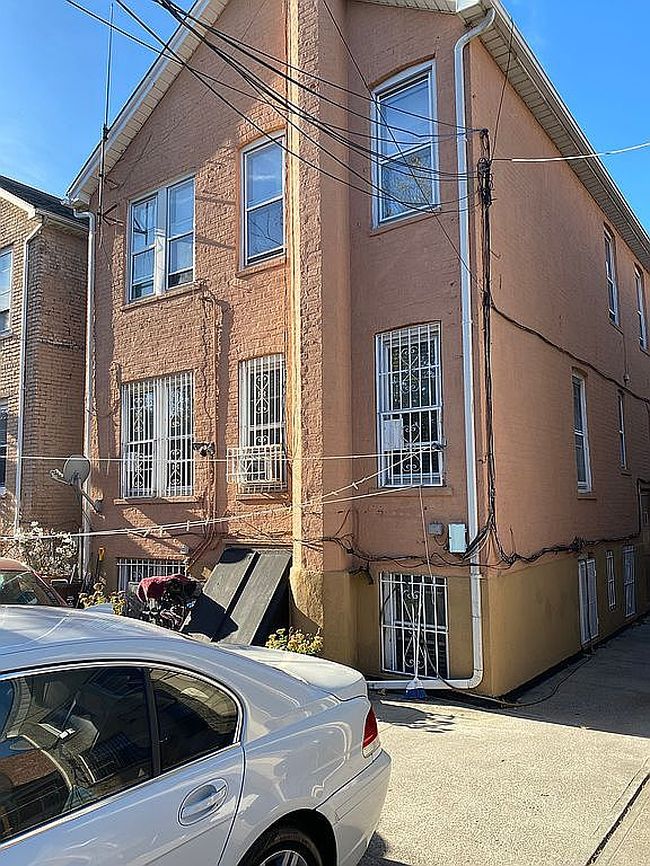 Image of 9114 Avenue A