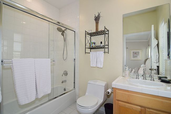Photo of 4941 Aqueduct Ave, Encino, CA