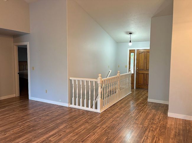 Photo of 406 Rosemont Cir, Montrose, SD