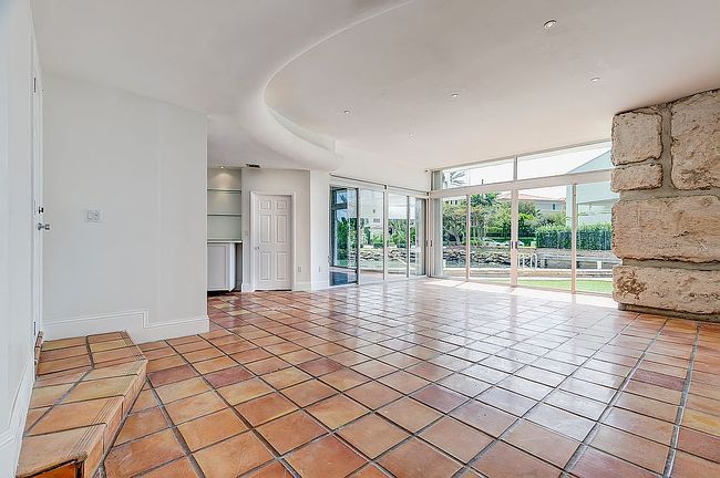 Image of 2120 S Bayshore Dr