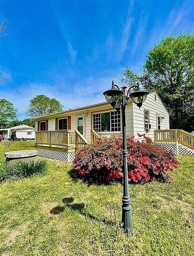 Photo of 60 Taylor Rd, Cartersville, VA