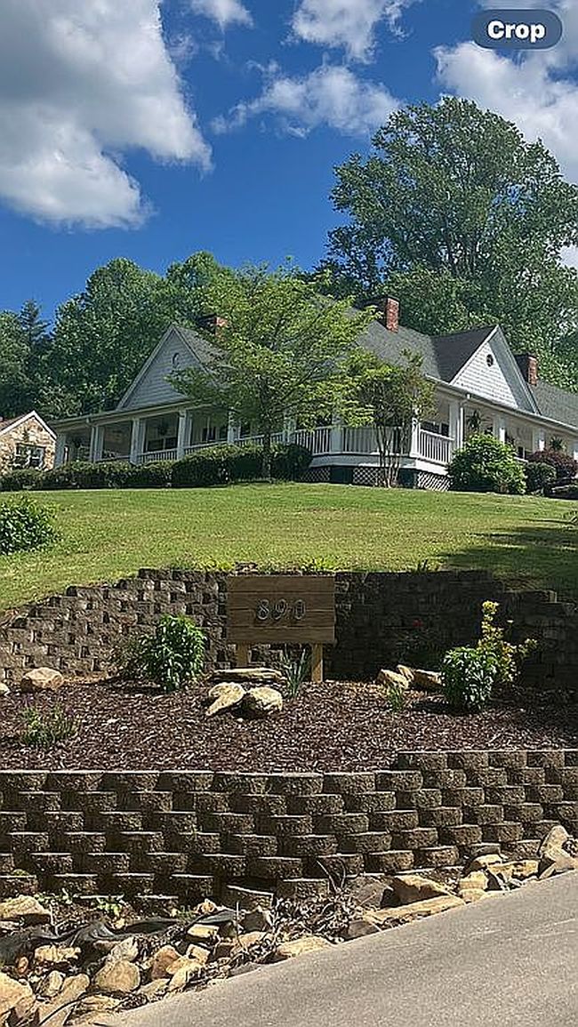 Photo of 890 Hiwassee St, Murphy, NC
