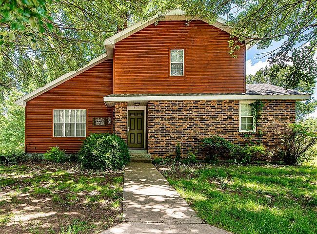 Photo of 806 S Flint St, Stockton, MO