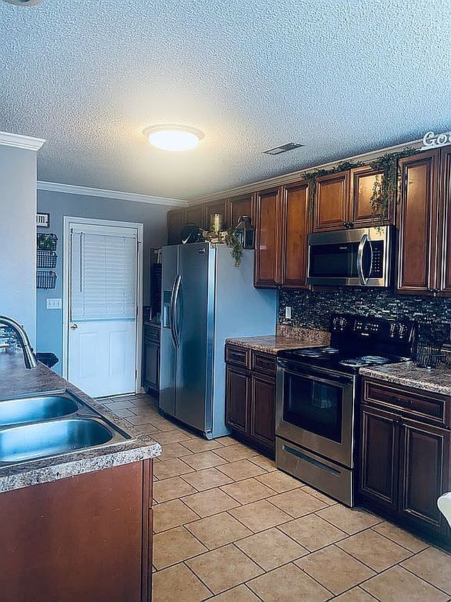 Image of 2315 Camden Cv W