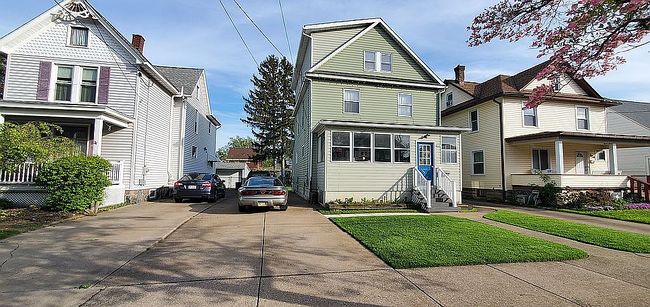 Photo of 1125 W 27th St
