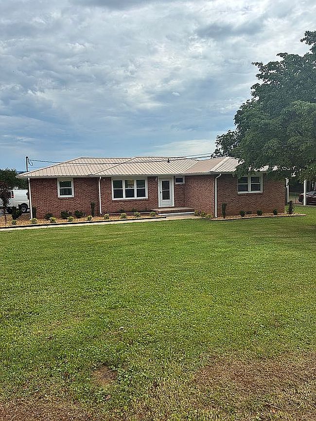 Photo of 119 Spring Hill Dr, Winchester, TN