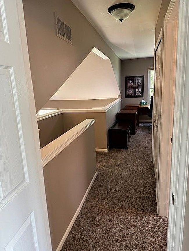 Photo of 2517 Pine Dr, Wixom, MI