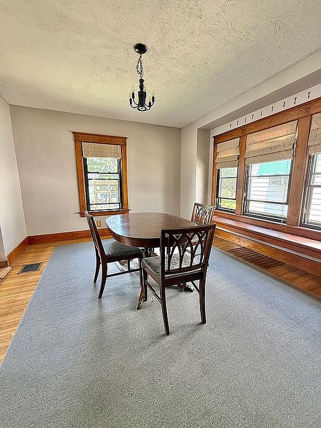 Photo of 88 E Felton St, North Tonawanda, NY
