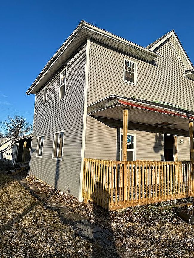 Image of 634 2nd St