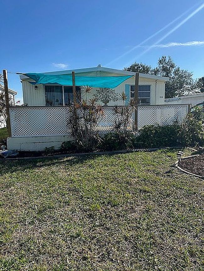 Image of 952 Lucaya E