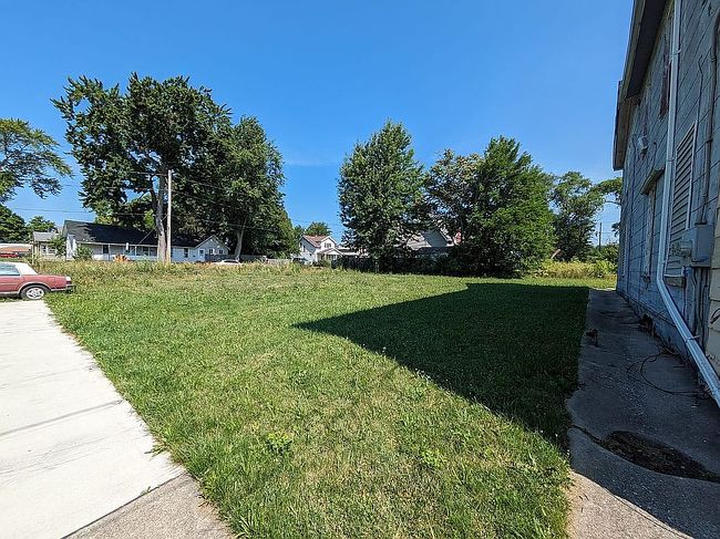 Image of 646 Segur Ave