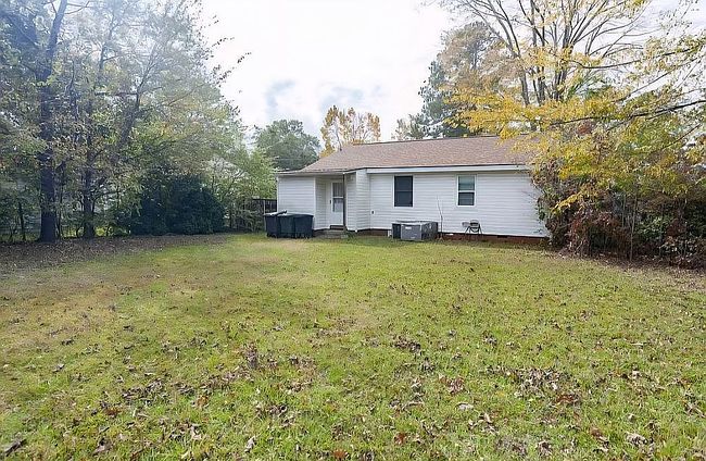 Photo of 115 Hunter Cir, Fayetteville, NC