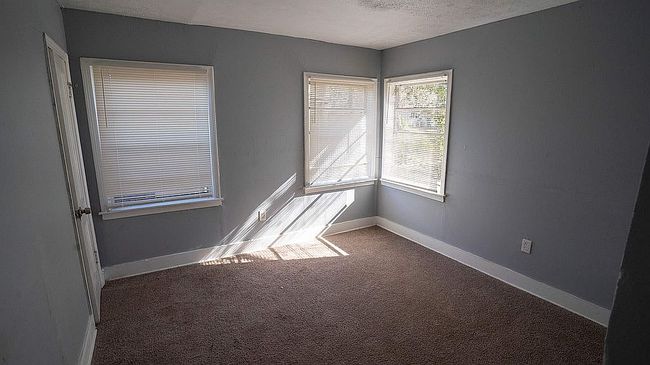 Image of 311 Lawrence Rd