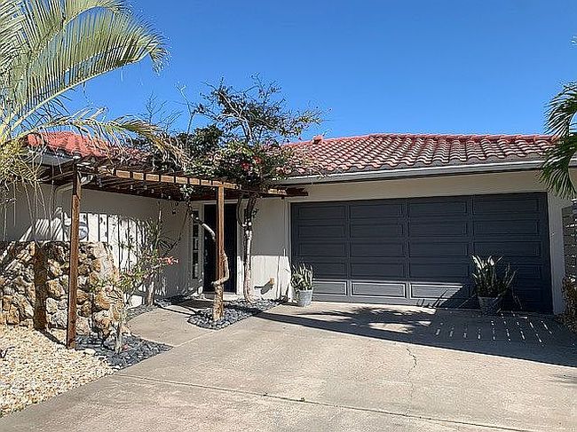 Image of 2701 Bruce St