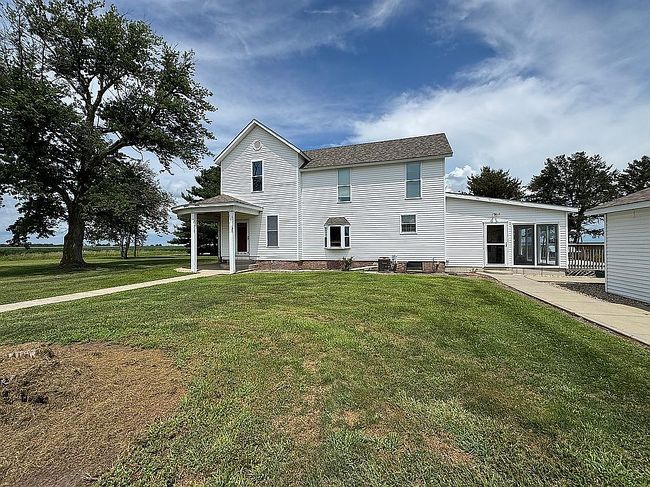 Photo of 1836 N 1300 East Rd, Taylorville, IL
