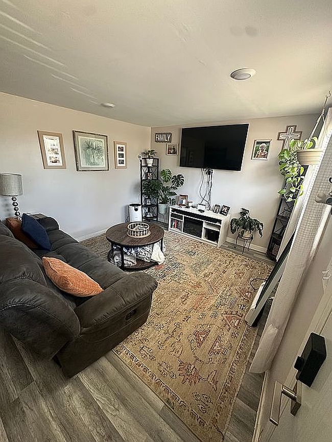 Image of 399 N 4th St