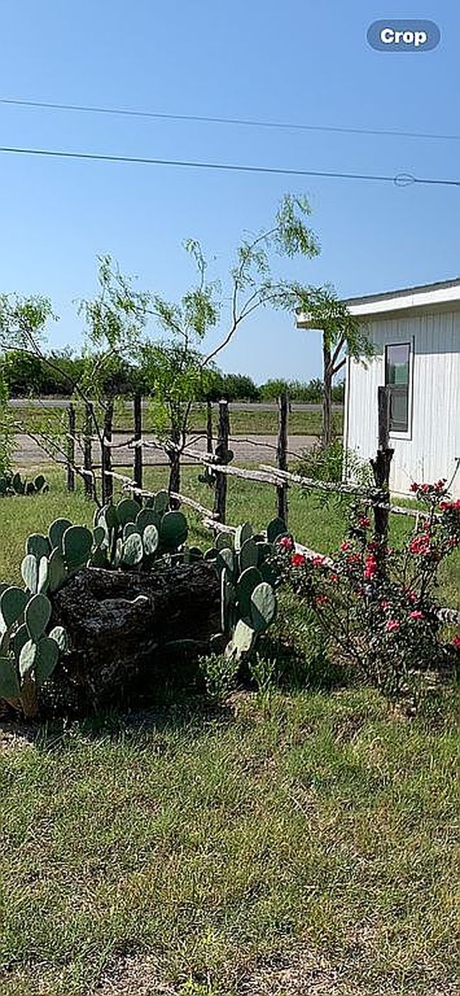 Photo of 18358 Interstate Highway 37 S #1-3, Elmendorf, TX