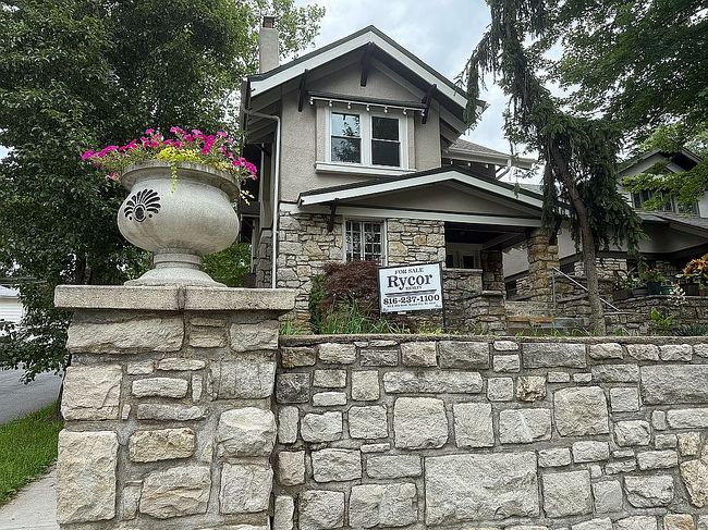 Photo of 4101 Kenwood Ave, Kansas City, MO