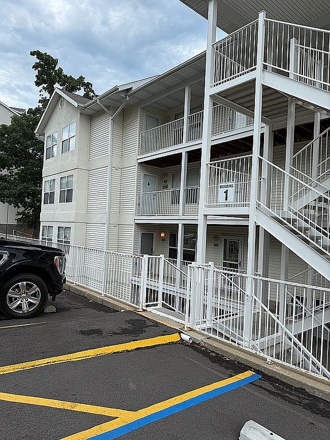 Photo of 4800 Eagleview Dr Unit 121, Osage Beach, MO