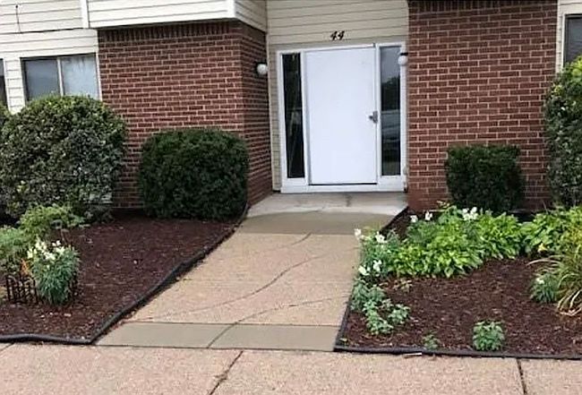 Photo of 44 Beehunter Ct #B, East Amherst, NY