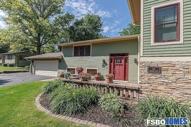 Image of 54 Lakeside Dr Ne