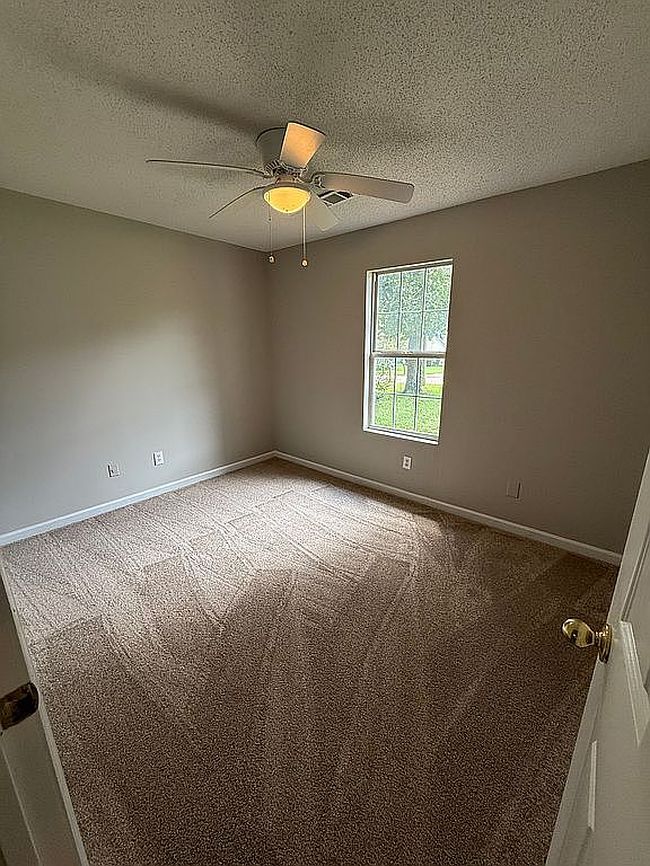 Photo of 127 Lake Forest Dr, Jackson, GA
