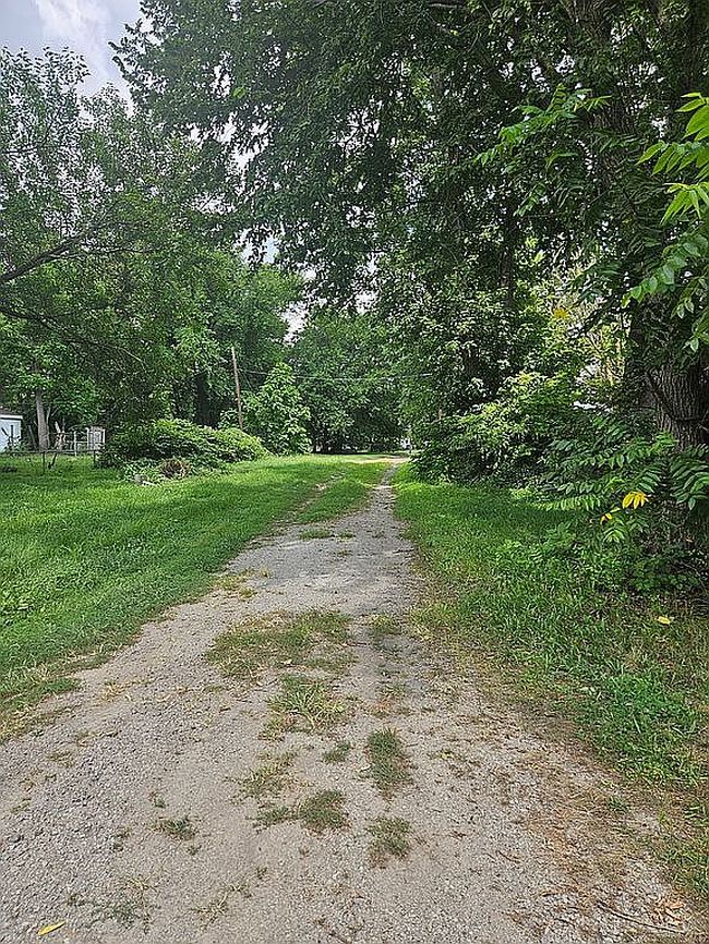 Additional photo 3 of property located at 903 Heston St