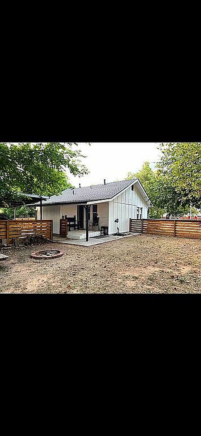 Image of 422 E Frank St