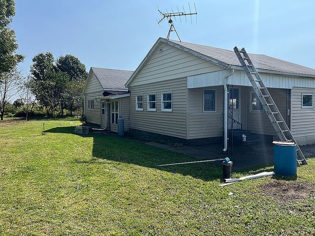 Image of 449 Salt Rd